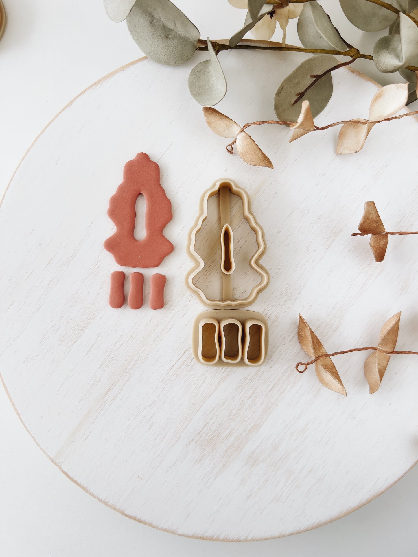 Abstract clay cutter ZE2