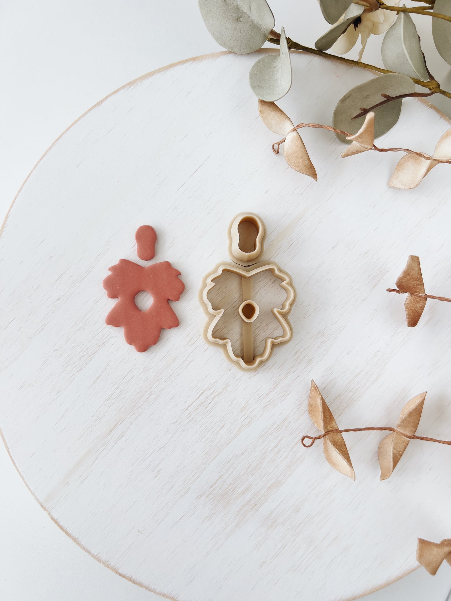 Abstract clay cutter ZE4