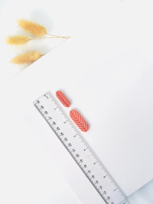 Rounded leaf clay cutter A12