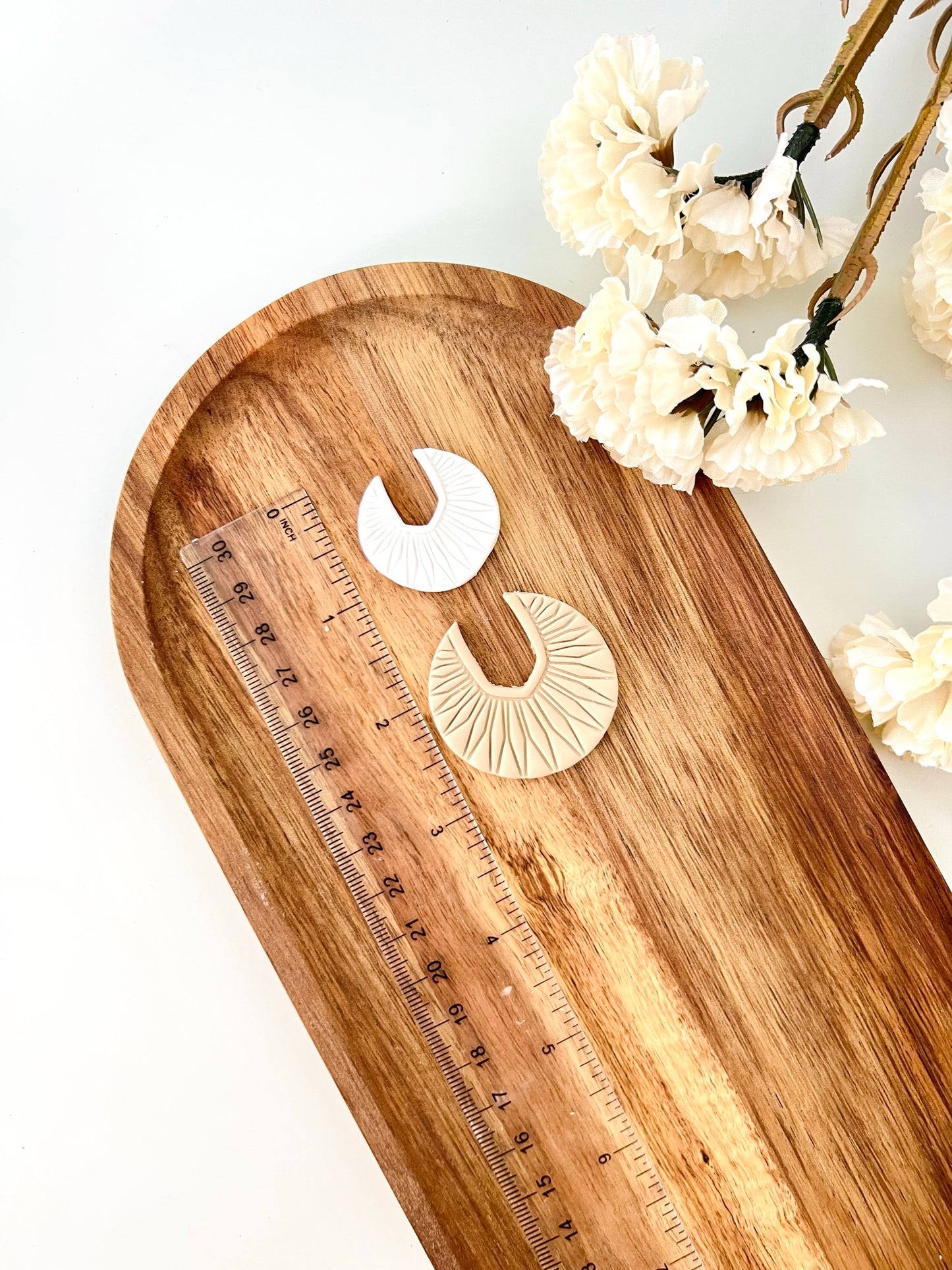 Embossed art deco clay cutter B26