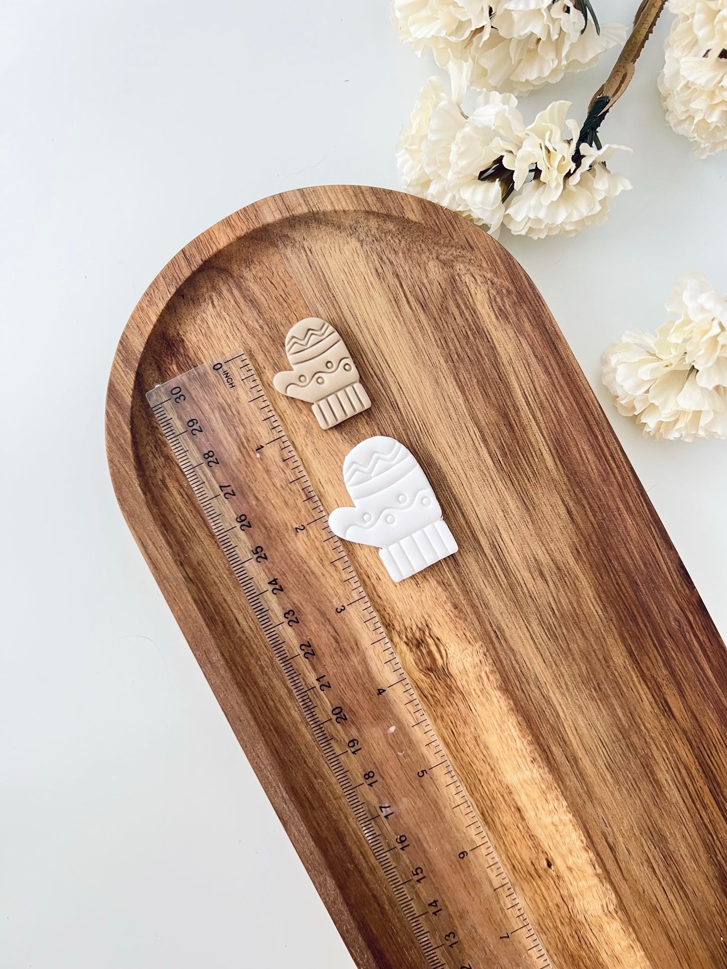 Christmas santa glove clay cutter D9