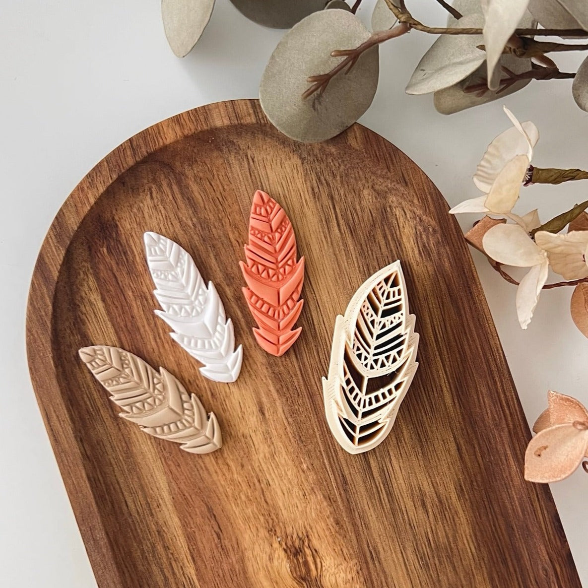 Feather clay cutter D5