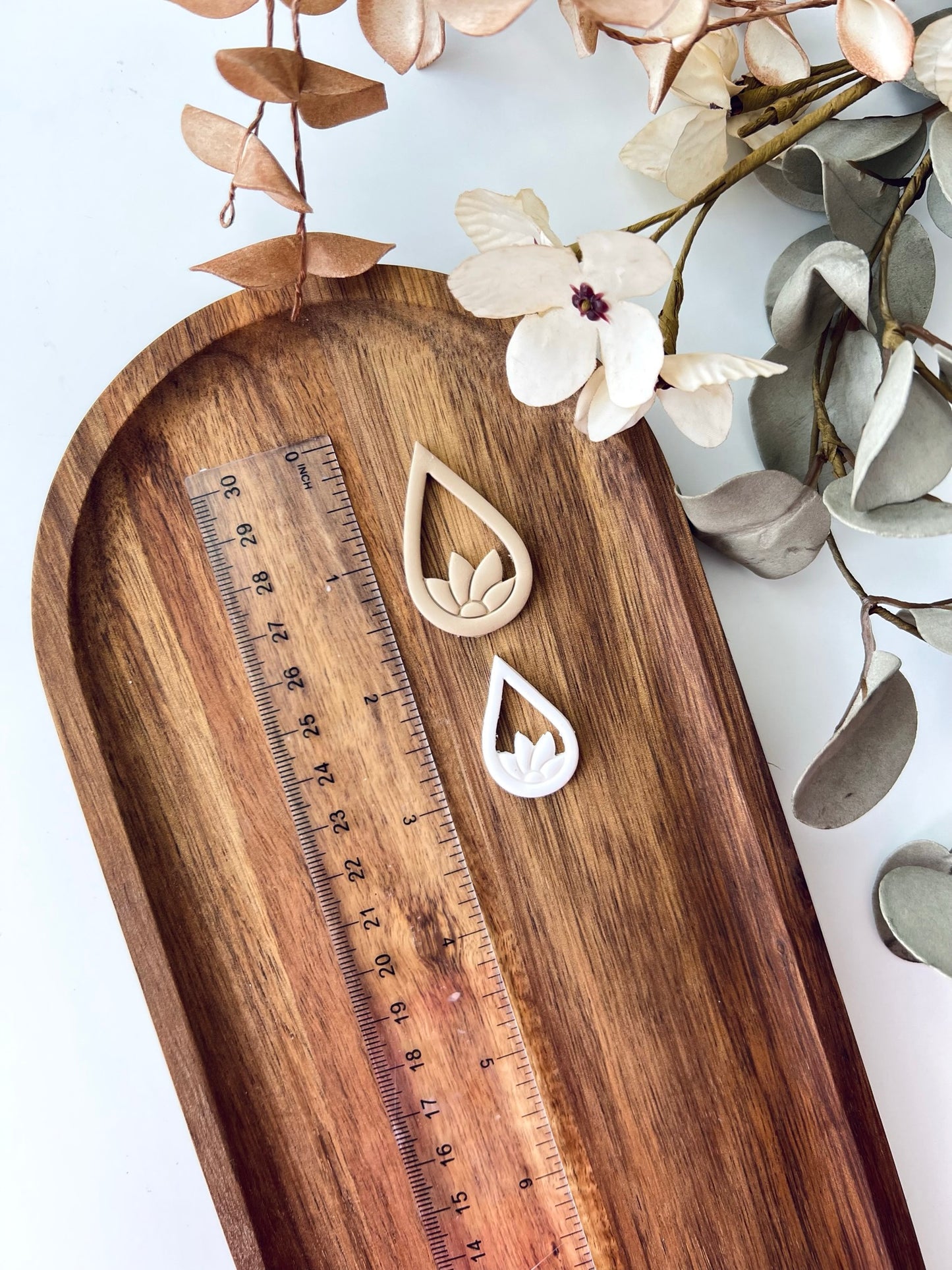 Embossed flower clay cutter E14