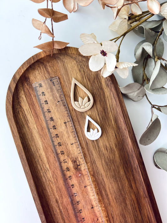 Embossed flower clay cutter E14