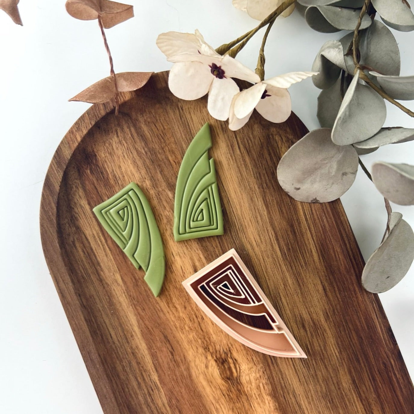 Abstract clay cutter G3