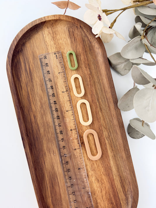 Oval with hole clay cutter G20