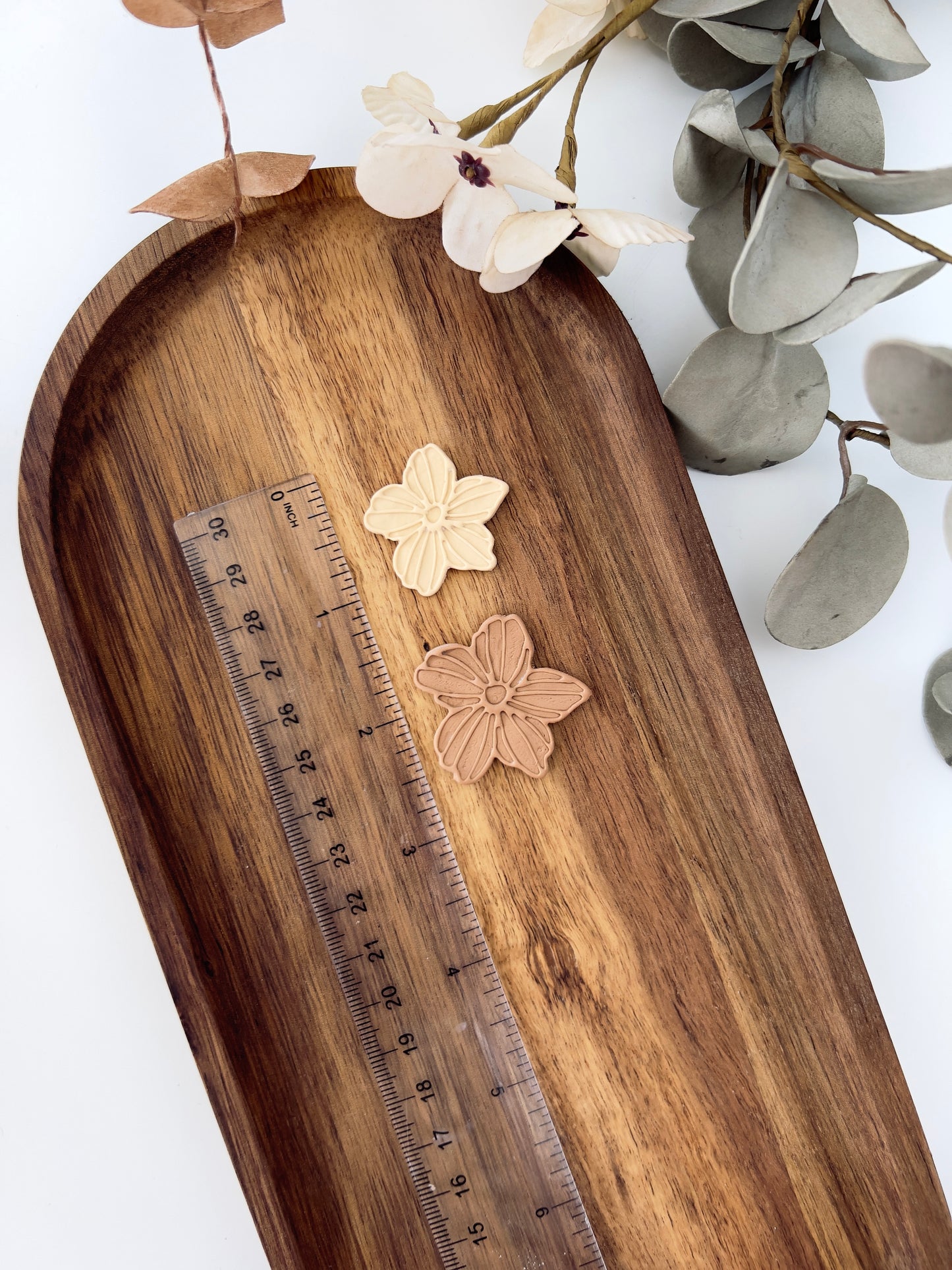 Embossed flower clay cutter G10