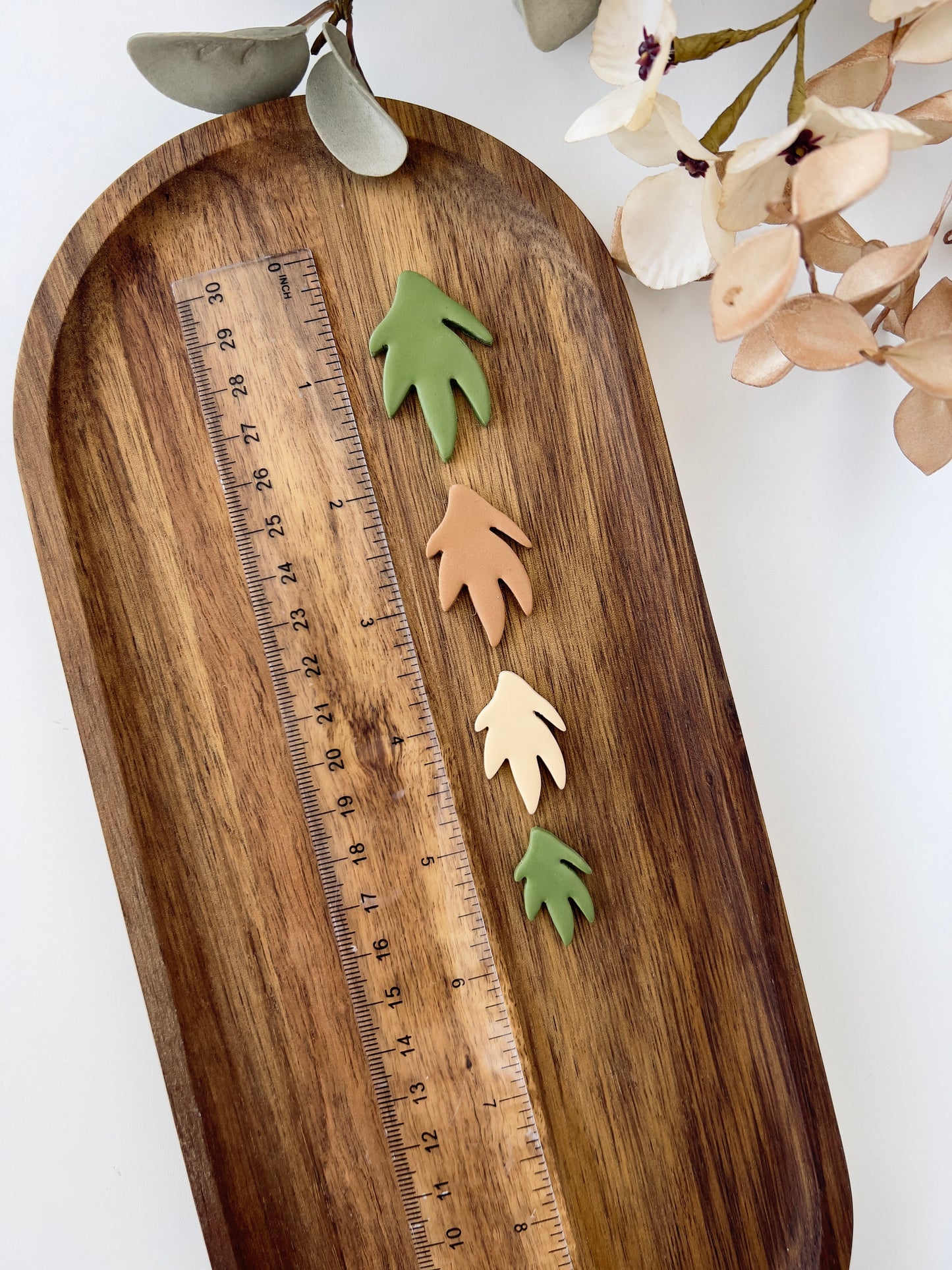 Leaf clay cutter J22