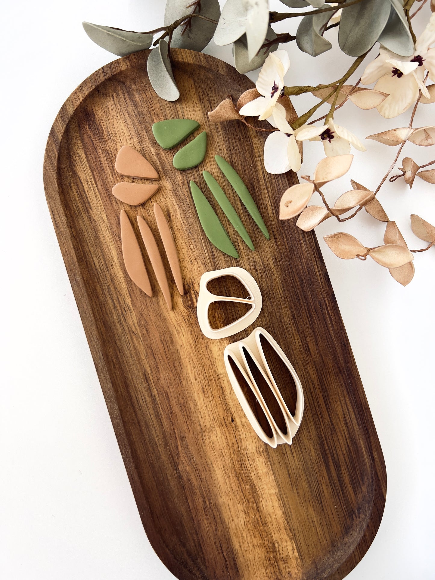 Abstract clay cutter J28