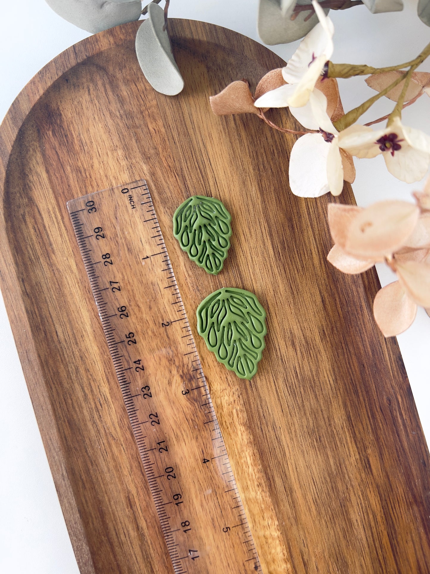 Leaf clay cutter J28