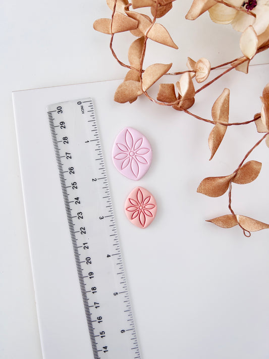 Flower embossed clay cutter M19