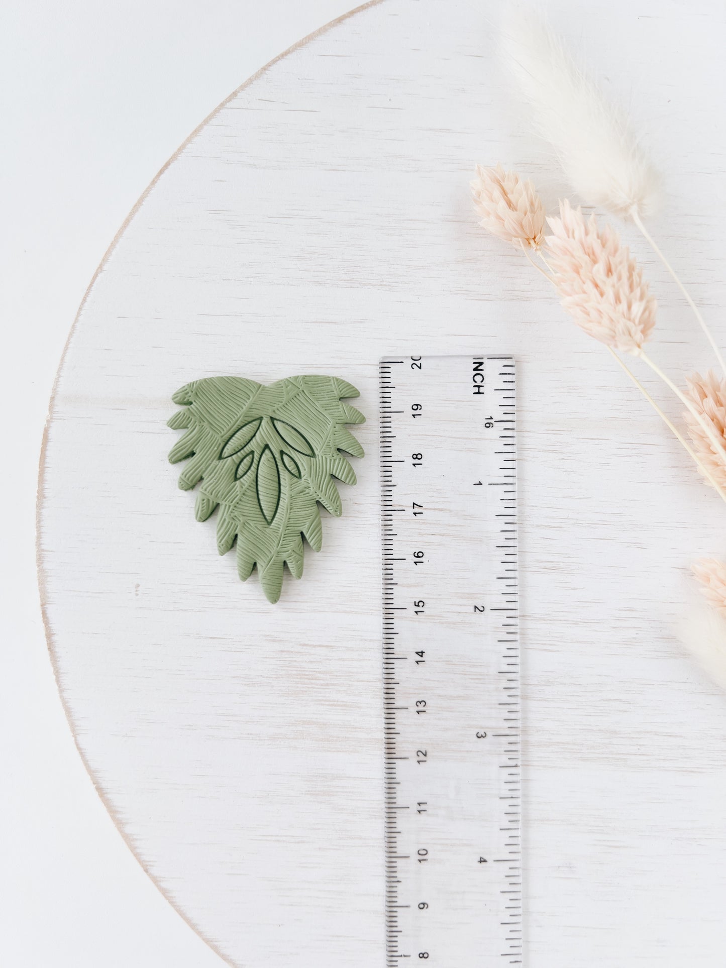 Clay cutter large leaf ZD19