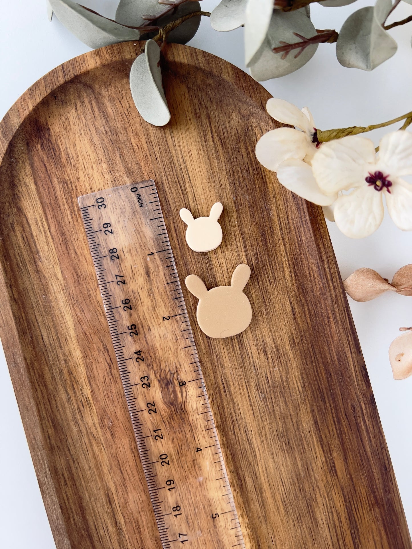 Rabbit clay cutter O25