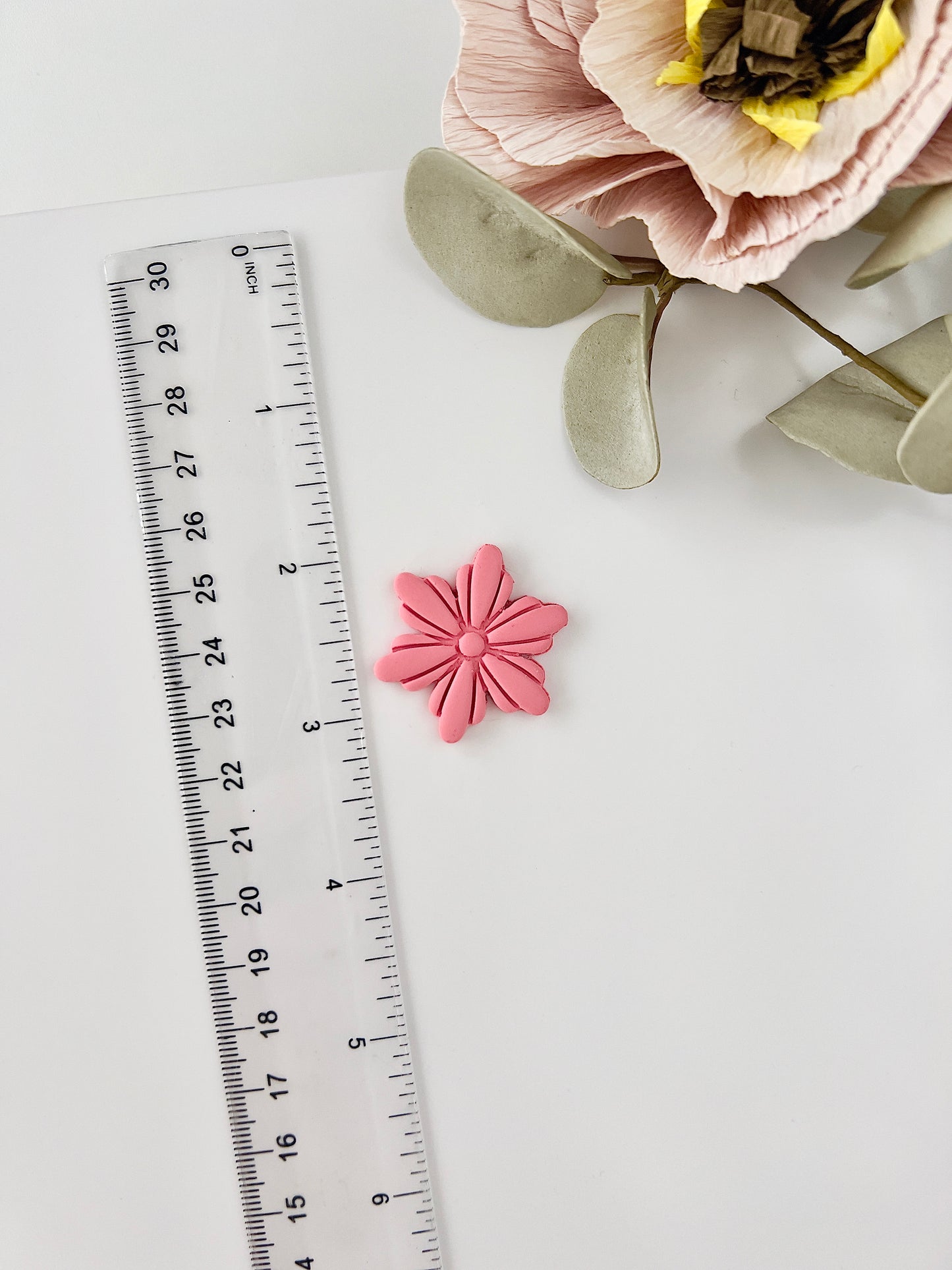 Abstract clay cutter R20