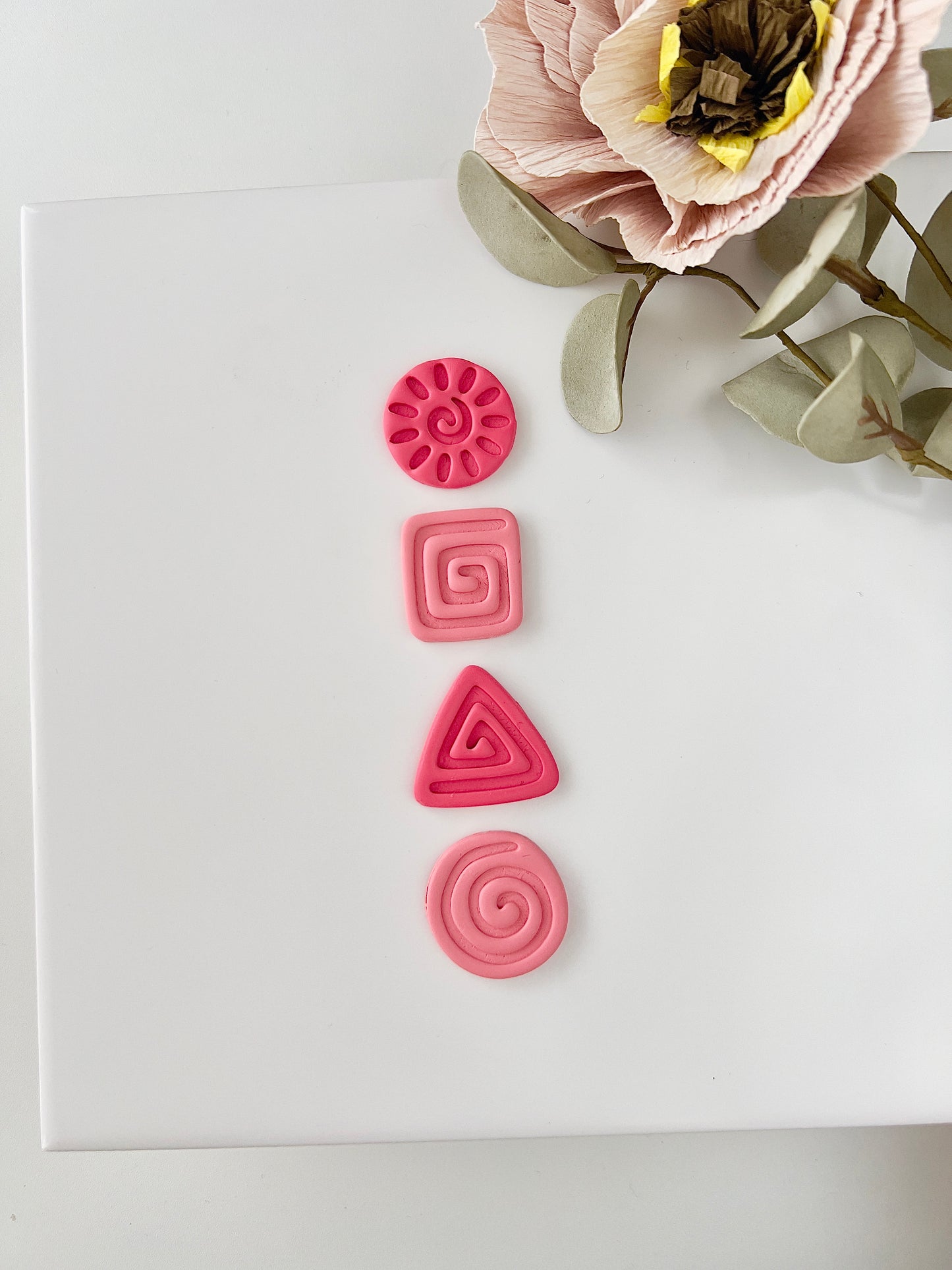 Abstract clay cutter R6