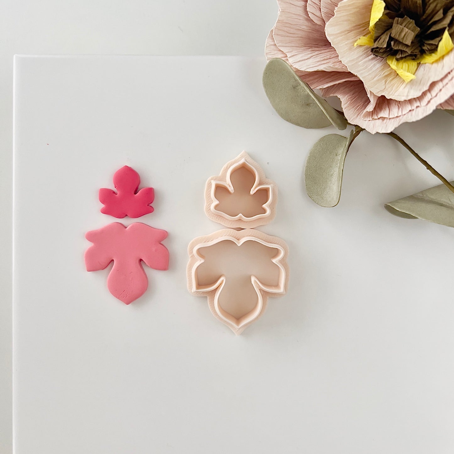 Abstract clay cutter R13