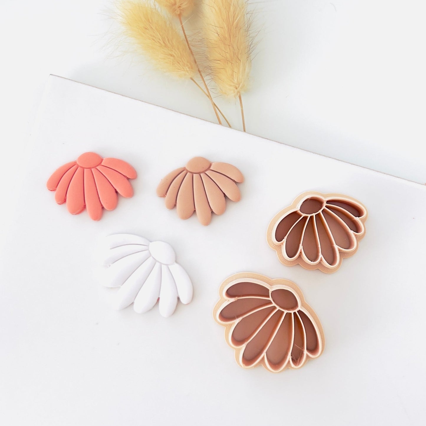 Flower clay cutter