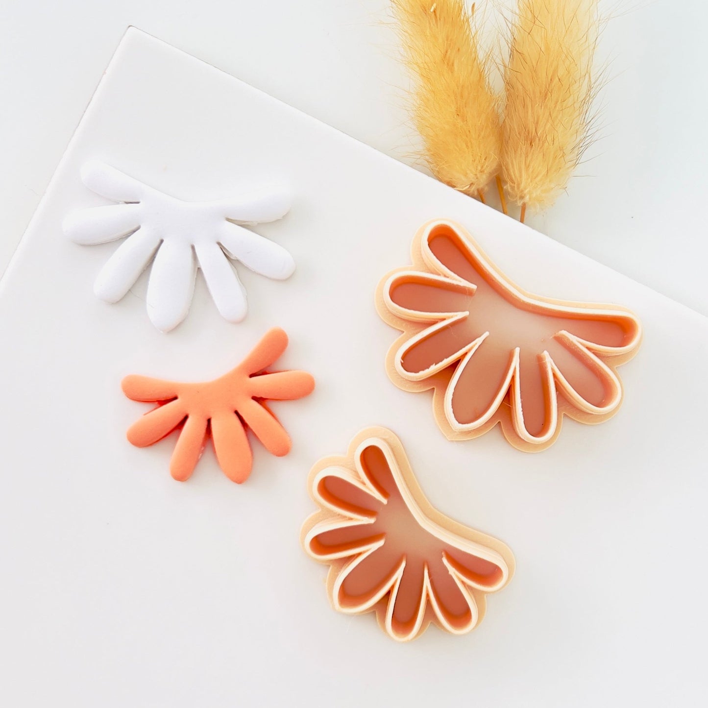 Flower clay cutter