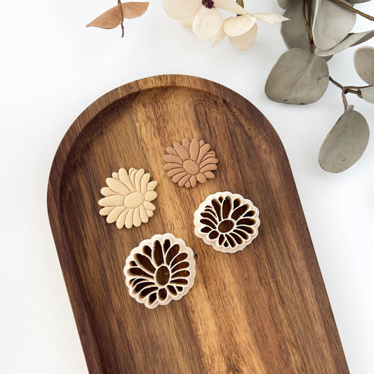 Flower clay cutter