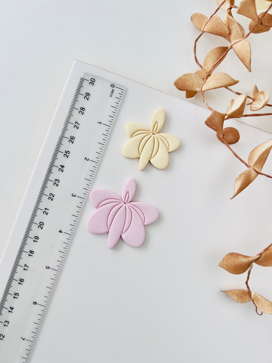Flower embossed clay cutter