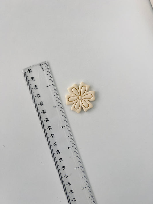 Flower clay cutter